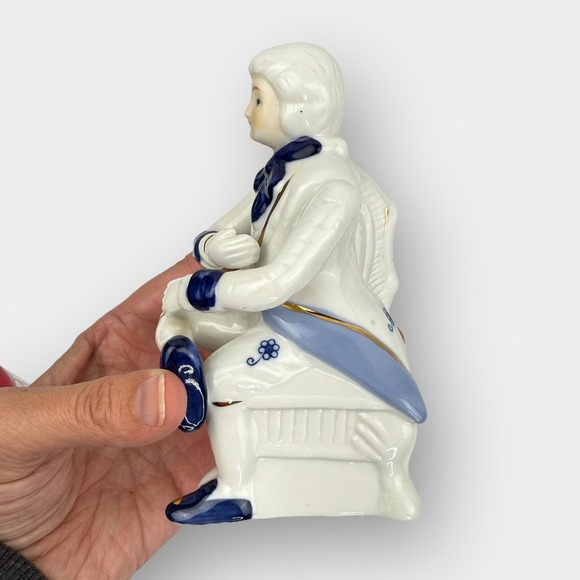 Vintage Porcelain Seated Couple Figurines with Table Blue White Gold Trim - Picture 16 of 16